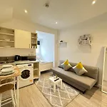 Comfortable Family Apartment In London